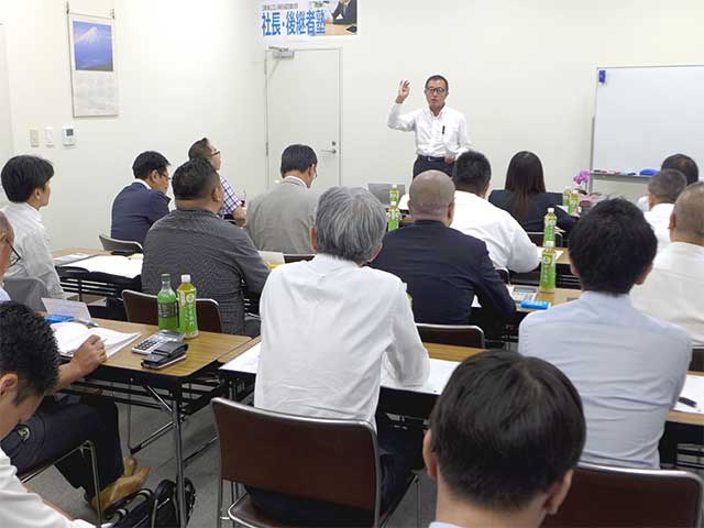 社長・後継者塾が東京からスタートしました。